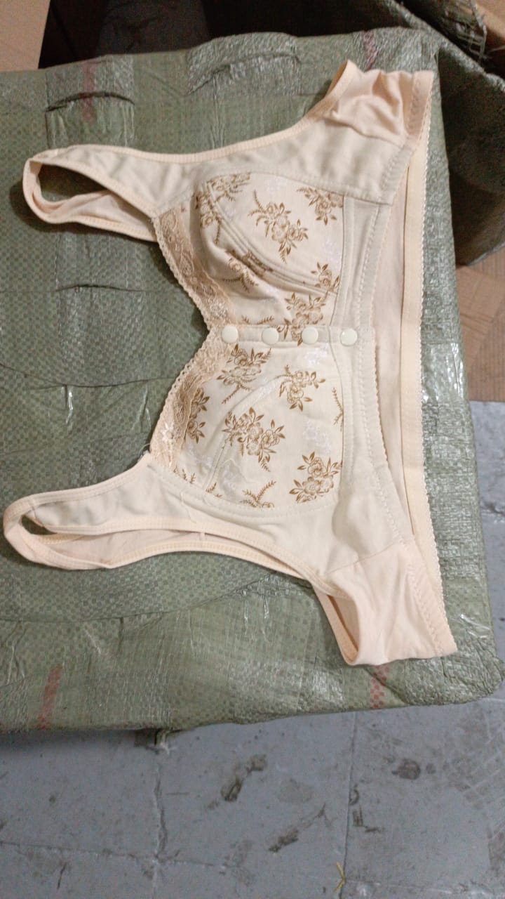 Bra with front closure