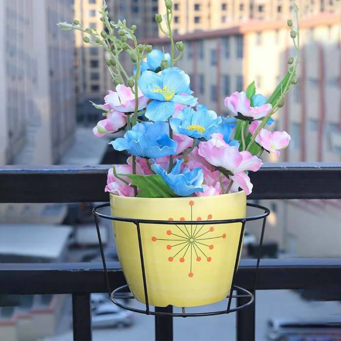 Hanging flower stand