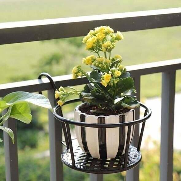 Hanging flower stand