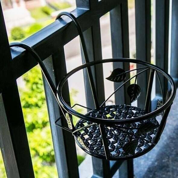 Hanging flower stand