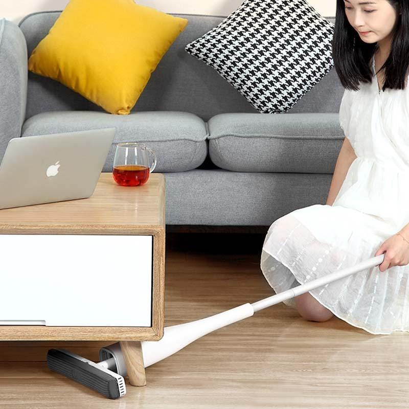 Self-Wringing Mop